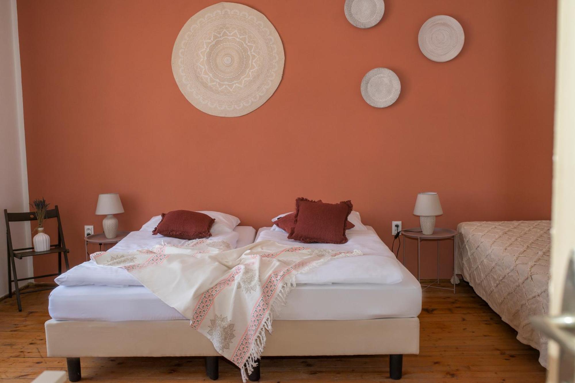 Ako Doma Hotel Poltar ภายนอก รูปภาพ