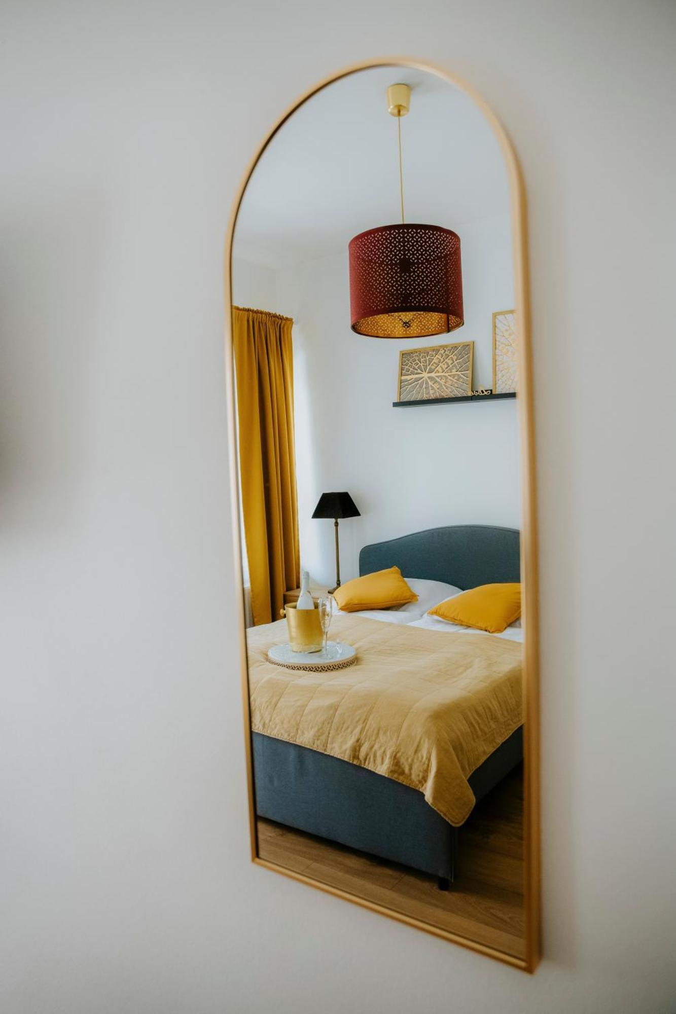 Ako Doma Hotel Poltar ภายนอก รูปภาพ